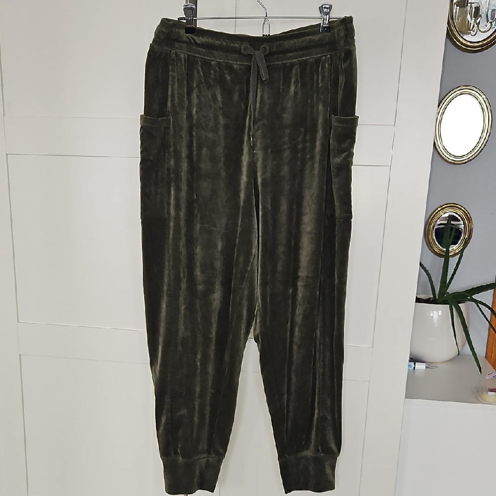 Aerie Offline Olive Green Velour Joggers XL